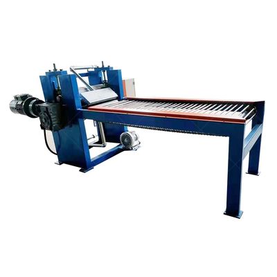 Automatische machine voor het verwijderen van afval van aluminiumplaten en van kunststofplaten voor eindproduct