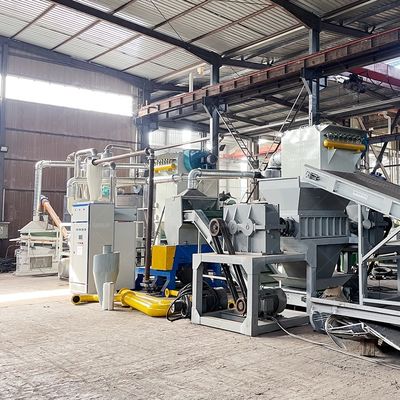 200-1000 kg/h Solar Panel Recycling Machine voor het breken en scheiden van fotovoltaïsche cellen
