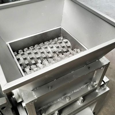 Schroot Aluminium blikken Shredder Machine Double Shaft Crusher voor op maat gemaakte eisen