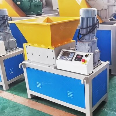 Compact ontwerp 380V/50Hz Spanning Mini Double Shaft Shredder voor kleine productie