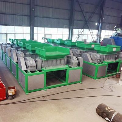 Aanpasbare messen Dubbele schacht Schroot Computer Board Shredder voor de productie van Plant